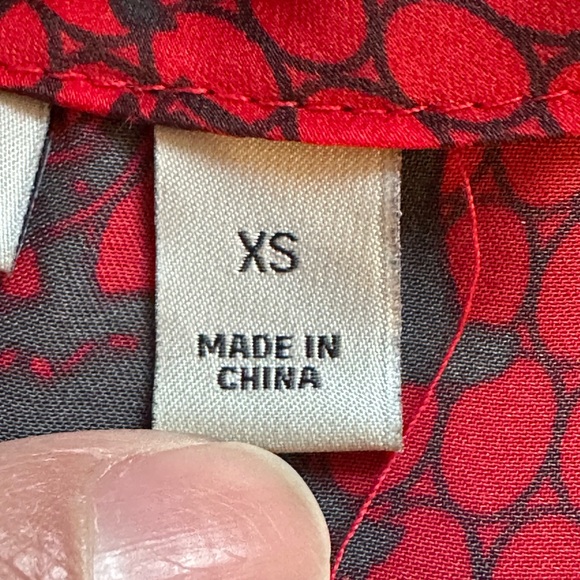 Halogen Red & Black Sateen Floral Print Sleeveless. Tie In Front Sz XS. - Picture 9 of 13